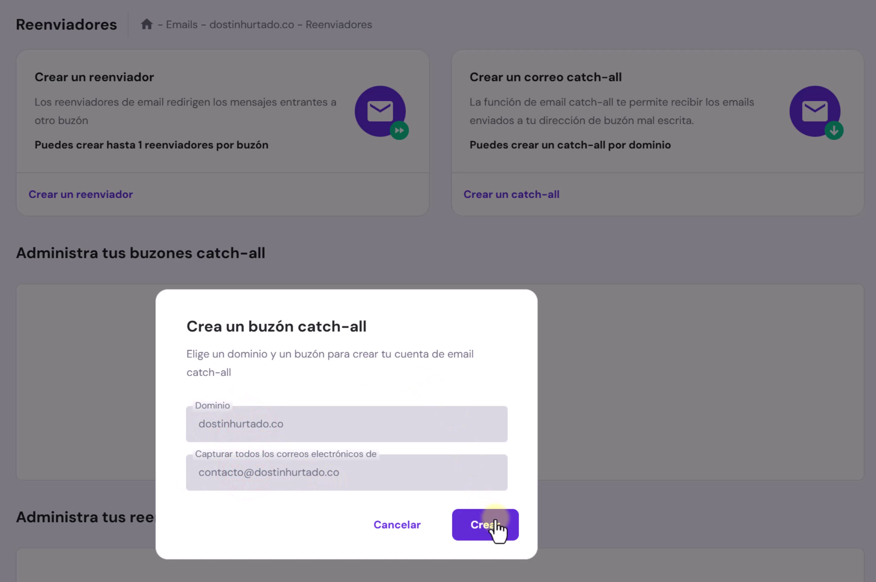 configuracion-catch-all-hostinger Pantallazo de la configuración de "Catch-all" en Hostinger, mostrando dónde activar la función y especificar el correo que recibirá todos los mensajes.
