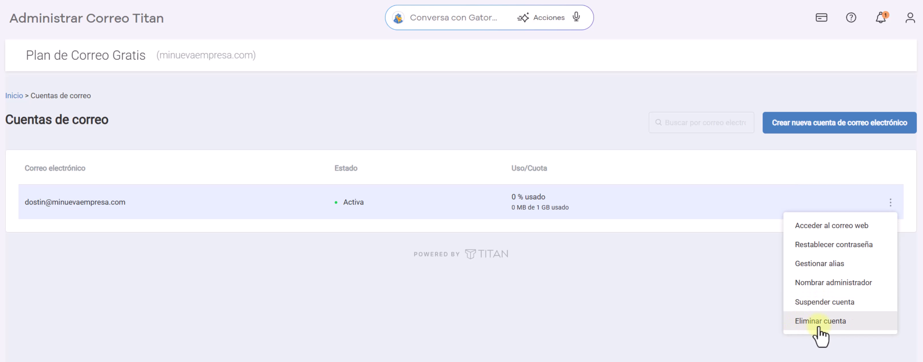 Menú de opciones para administrar, suspender o eliminar cuentas de correo en Titan.