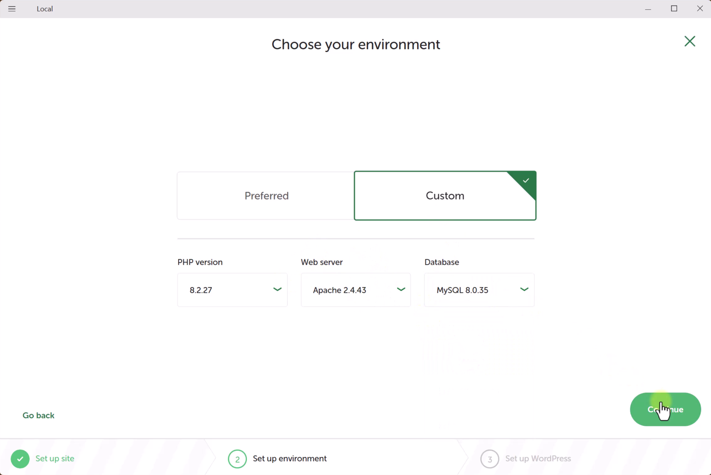 Seleccionar Servidor Apache Local WP Opciones de entorno personalizado en Local WP seleccionando el servidor web Apache para mayor compatibilidad.